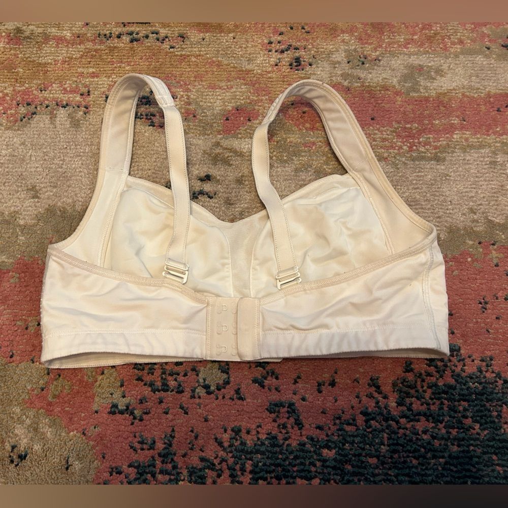 Lululemon Athletica Bra - Picture 3 of 4